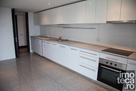 2 room apartment for sale, Triumph Arch area 